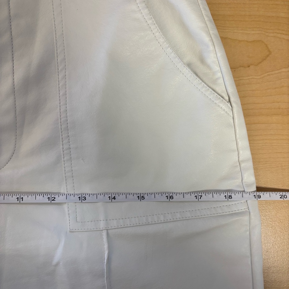 Princess Polly Encore Faux Leather High Waist High Rise White Crop Pants size 6 - Picture 13 of 16